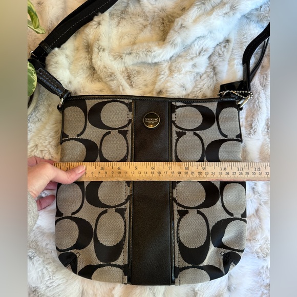 COACH #F21905 Signature Stripe Duffle Signature Canvas Black/Grey - Picture 3 of 8